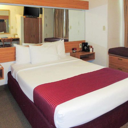 Quality Inn & Suites Robbinsville Exteriör bild
