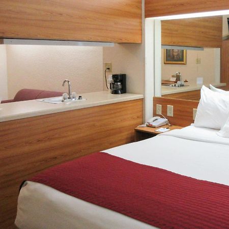 Quality Inn & Suites Robbinsville Exteriör bild