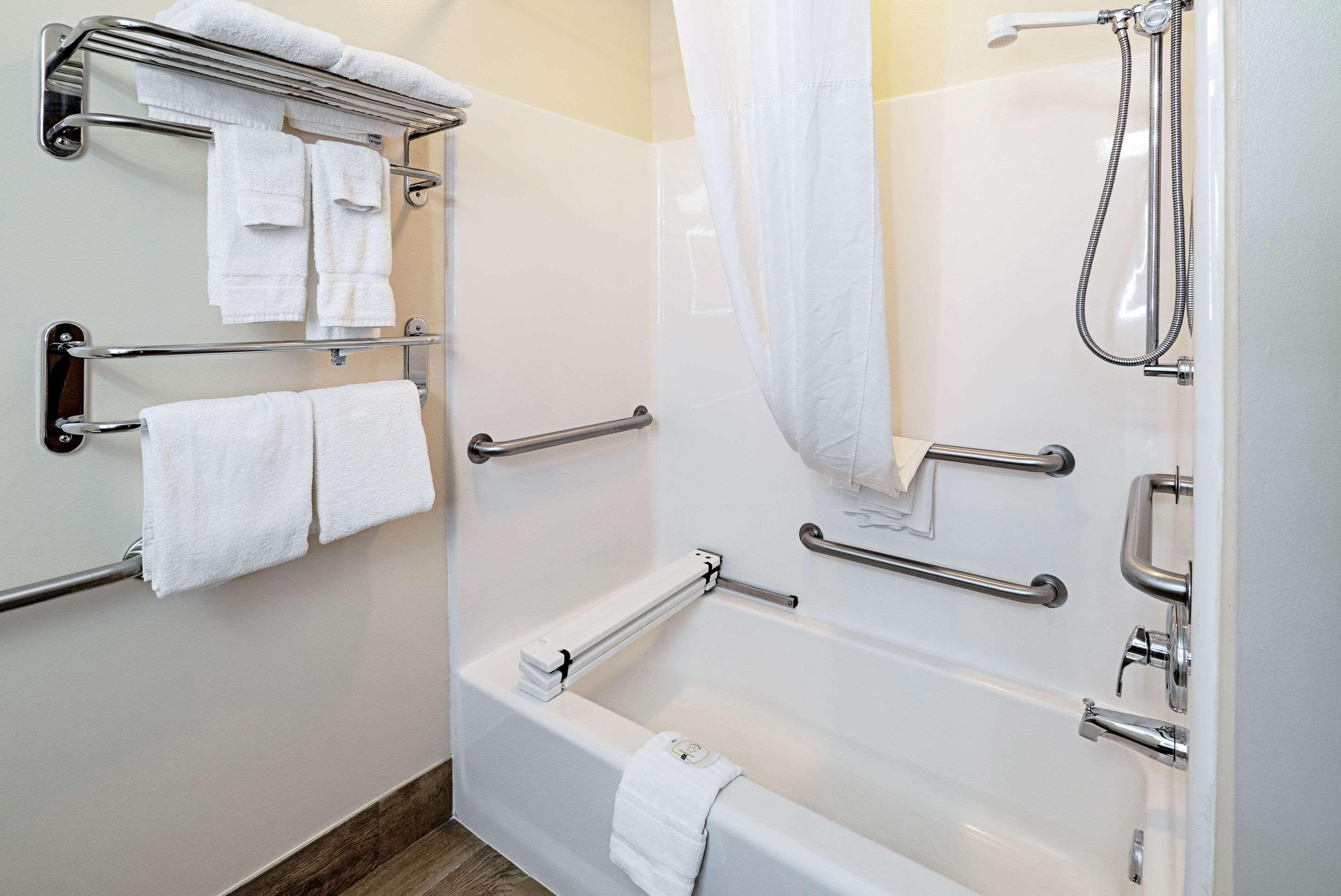 Quality Inn & Suites Robbinsville Exteriör bild