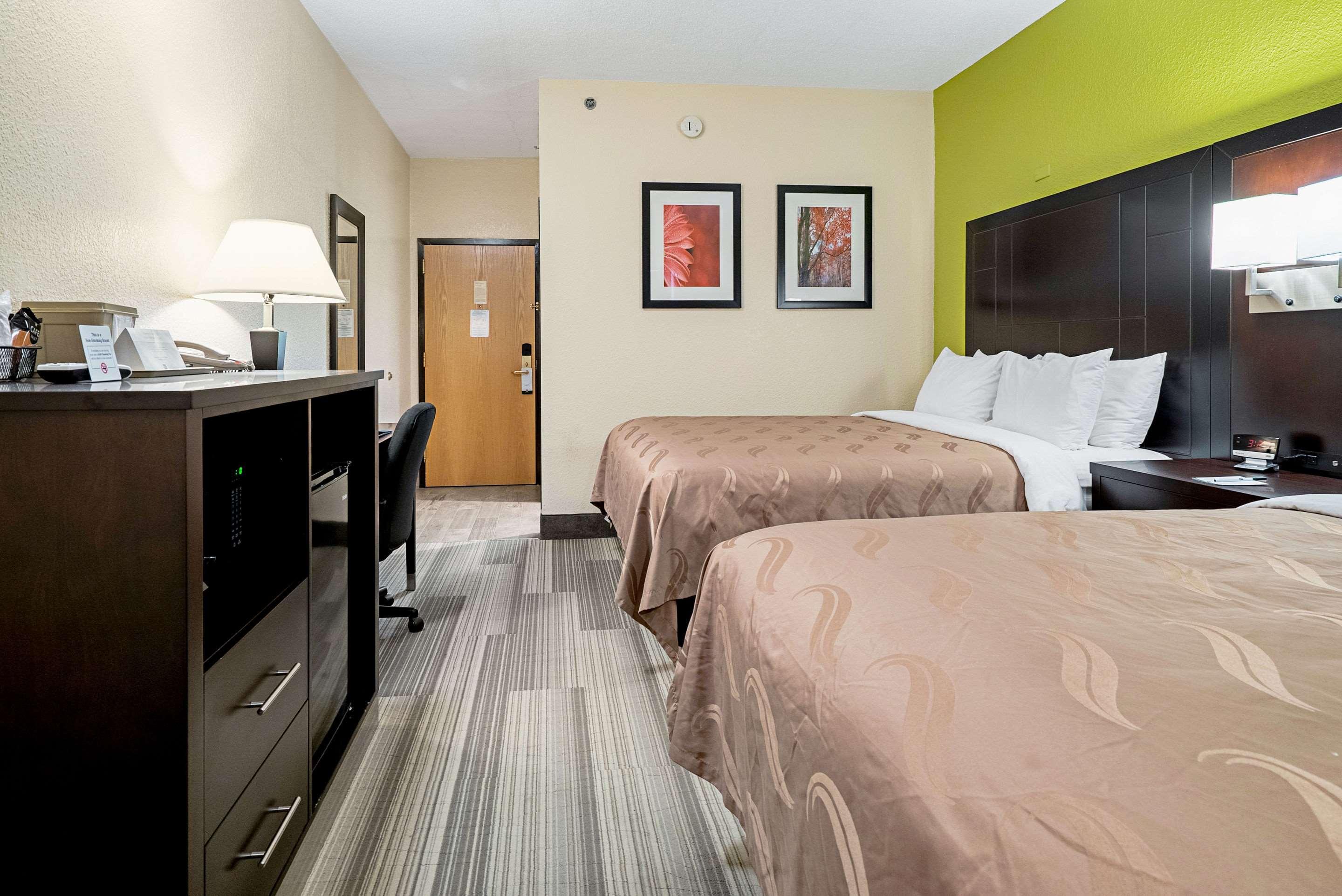 Quality Inn & Suites Robbinsville Exteriör bild