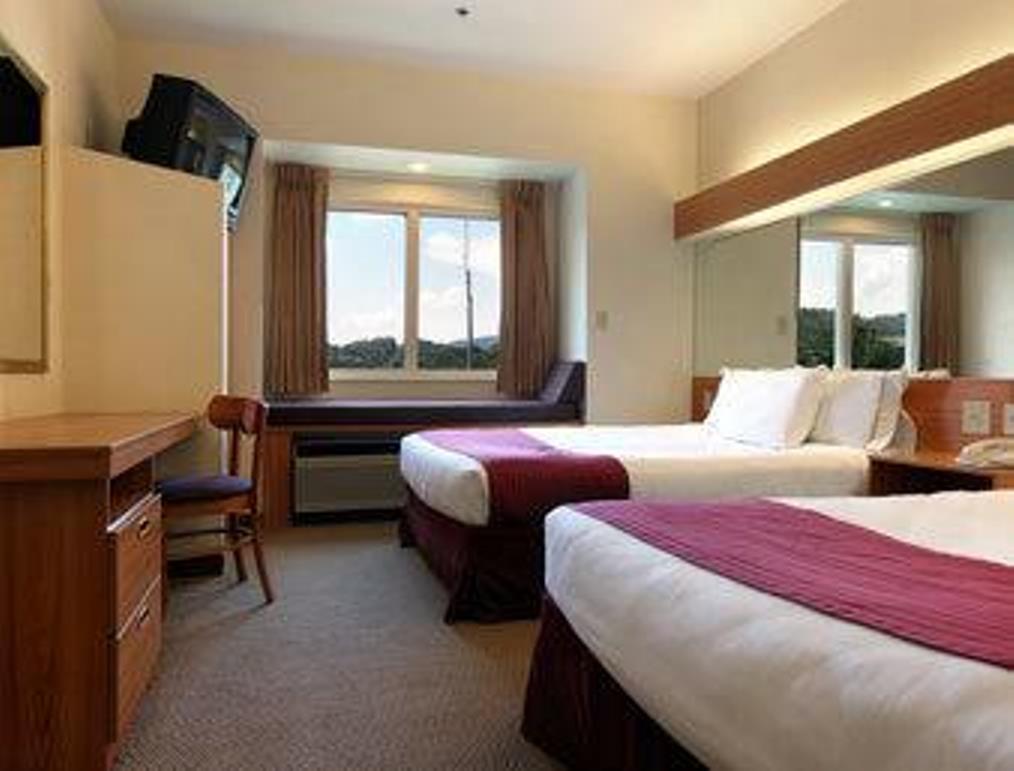 Quality Inn & Suites Robbinsville Exteriör bild