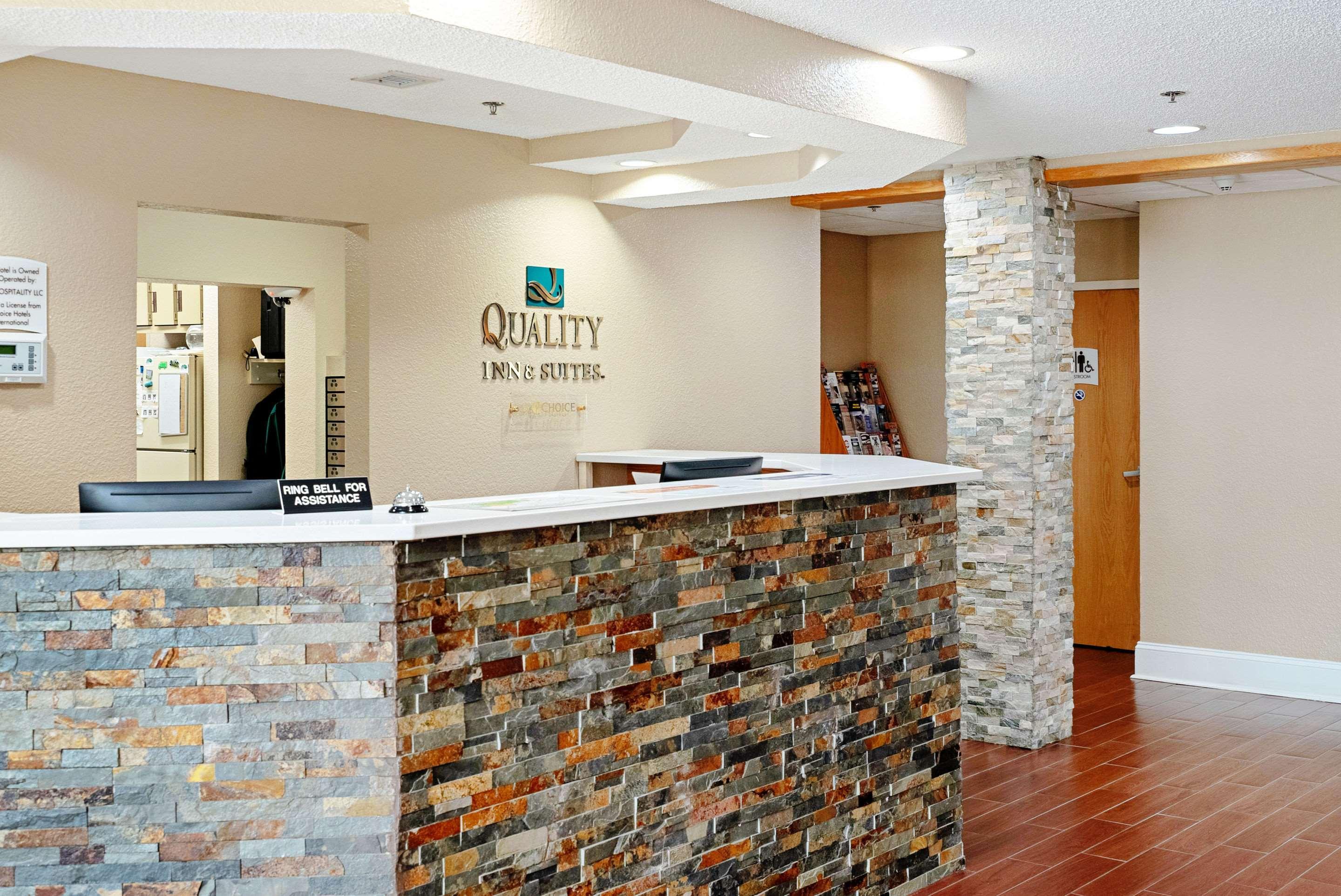 Quality Inn & Suites Robbinsville Exteriör bild