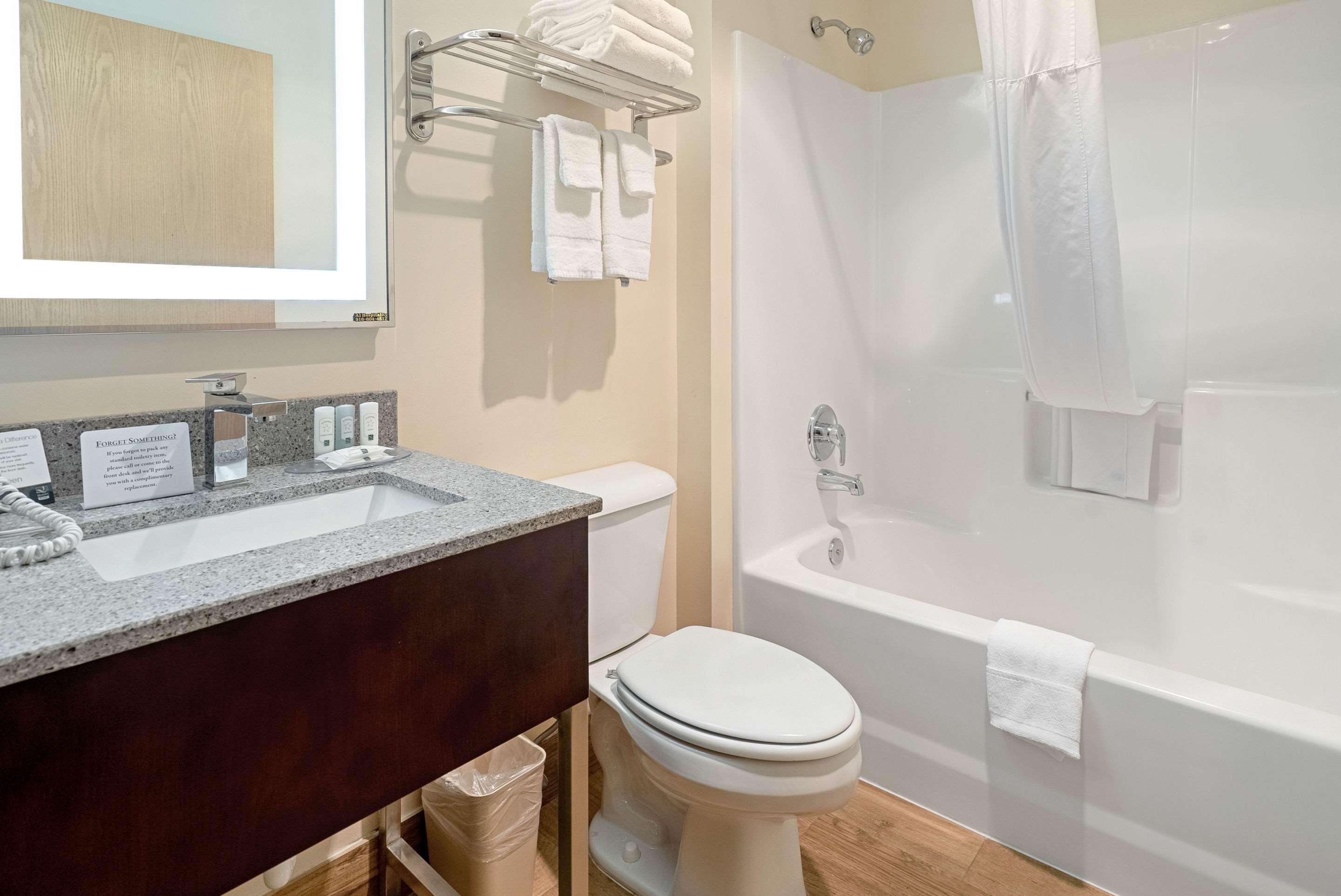 Quality Inn & Suites Robbinsville Exteriör bild