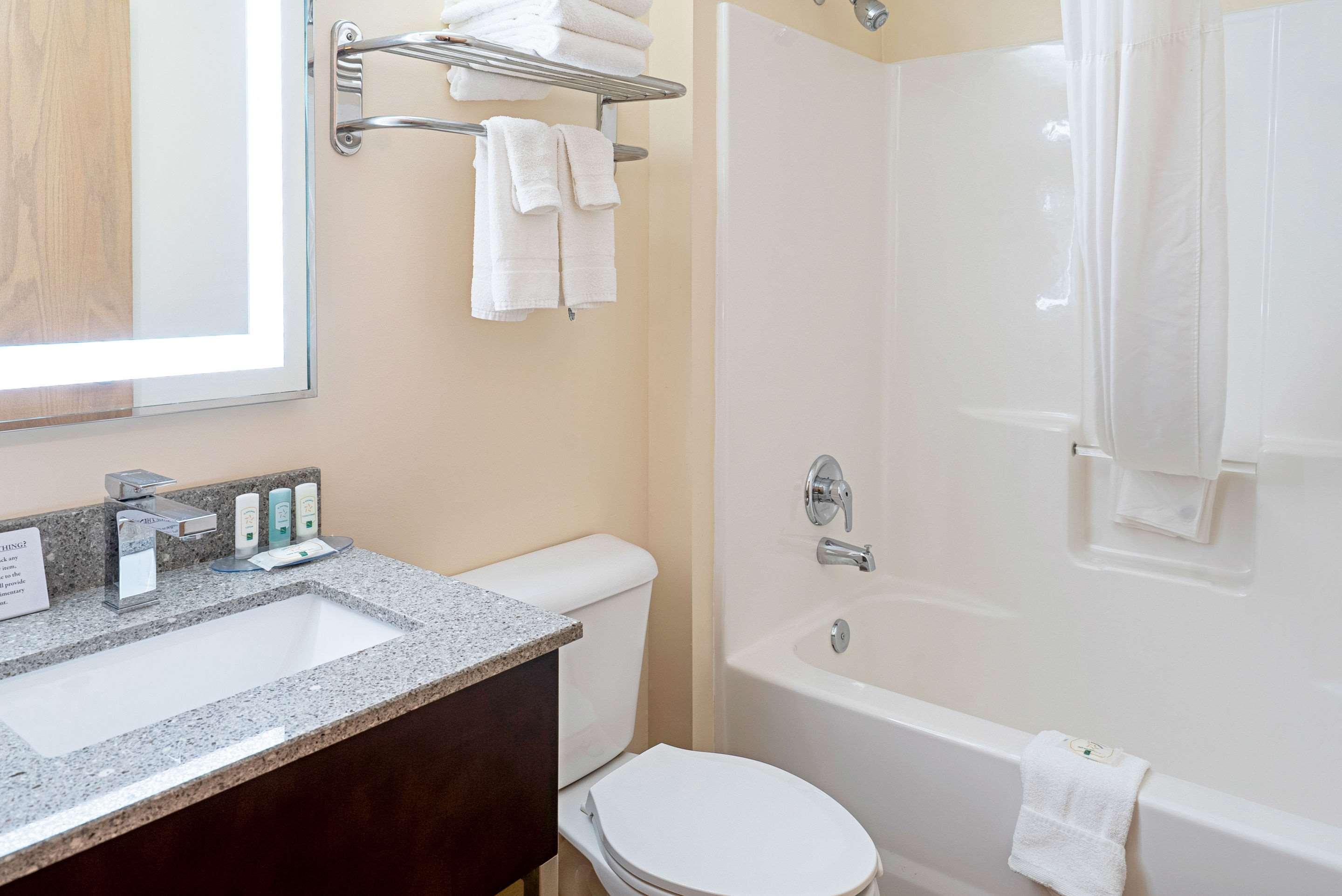 Quality Inn & Suites Robbinsville Exteriör bild