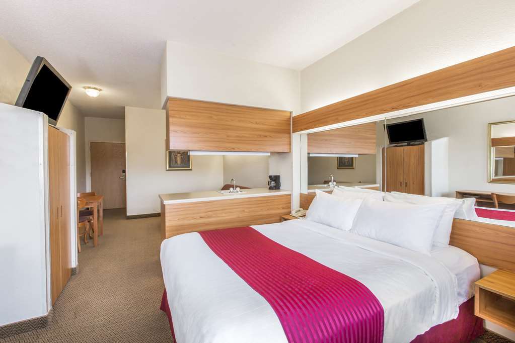 Quality Inn & Suites Robbinsville Rum bild